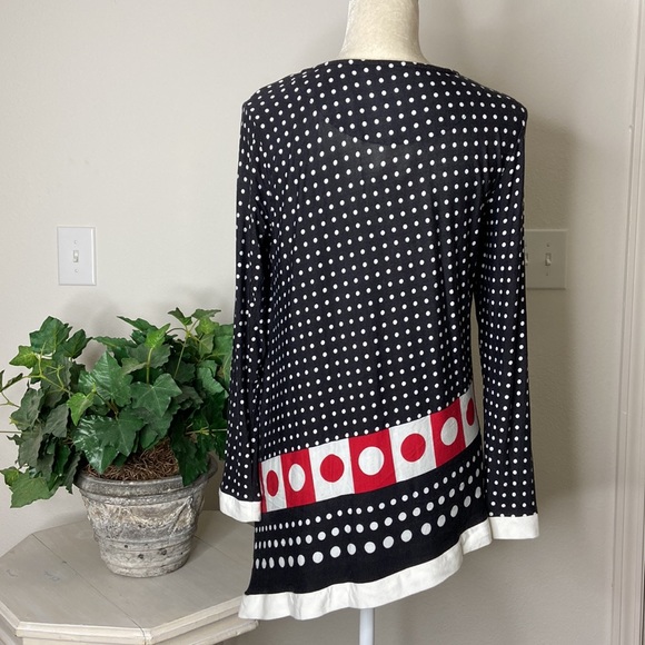 Soft & Flowing Geometric Tunic - Picture 6 of 7